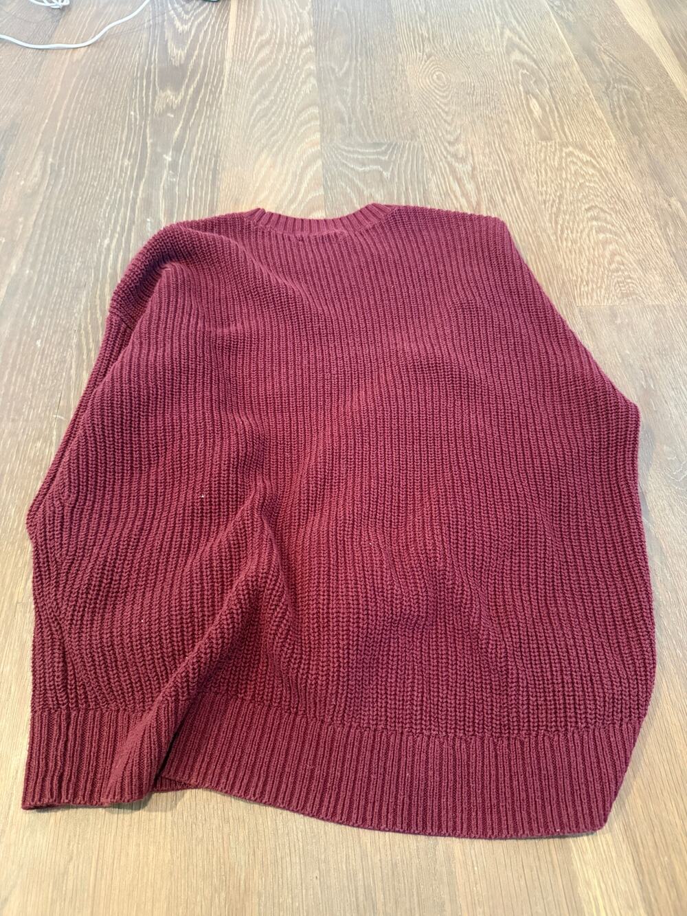 cranberry hollister sweater XS
